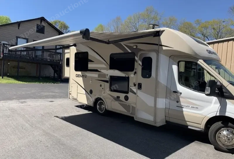 2018 Gemini 23TR by Thor Motor Coach photo 4