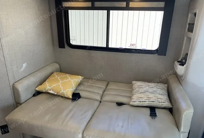 2018 Gemini 23TR by Thor Motor Coach photo 26