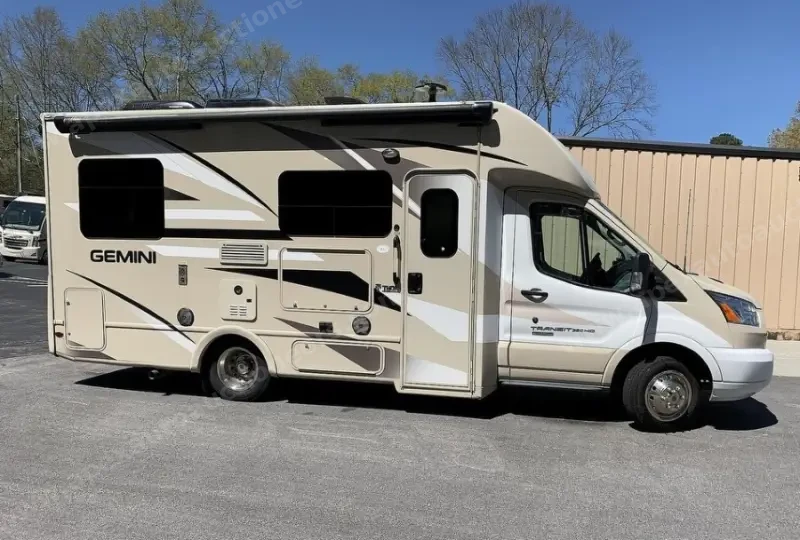 2018 Gemini 23TR by Thor Motor Coach photo 20