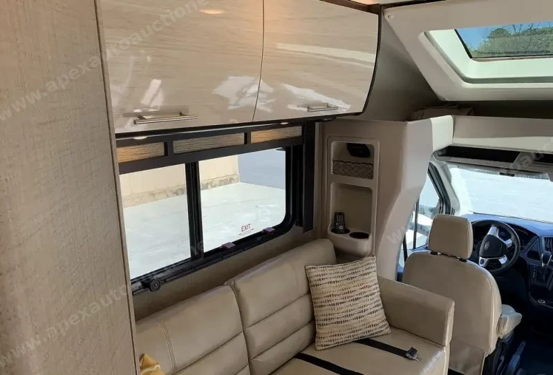 2018 Gemini 23TR by Thor Motor Coach photo 13