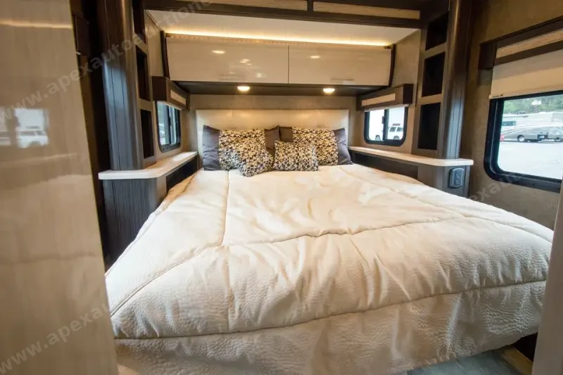 2018 Gemini 23TR by Thor Motor Coach photo 10