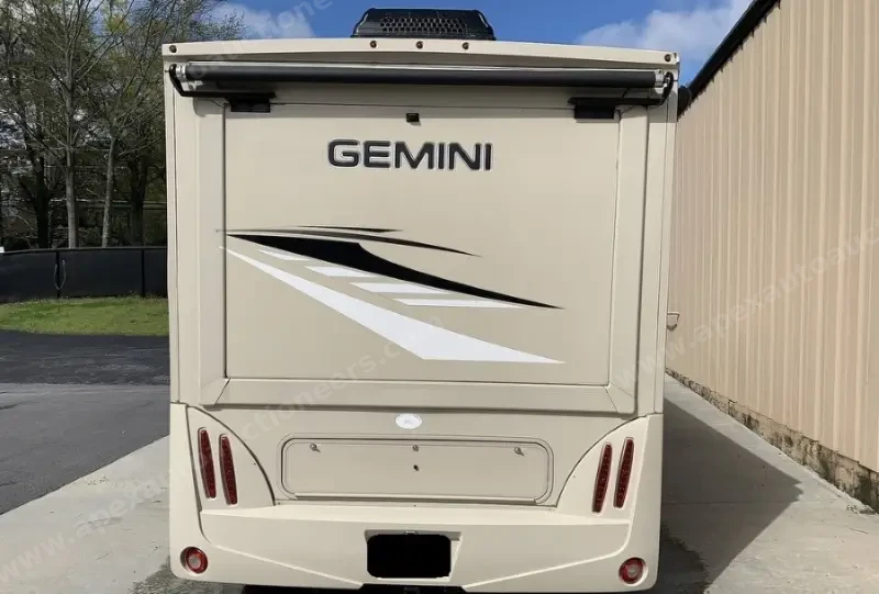 2018 Gemini 23TR by Thor Motor Coach photo 19