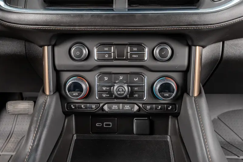 2023 Chevrolet Suburban photo 18