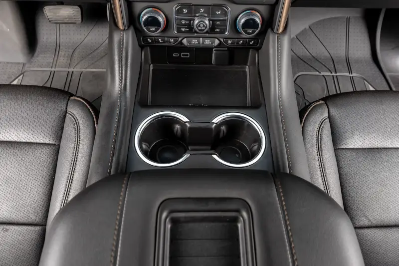 2023 Chevrolet Suburban photo 7