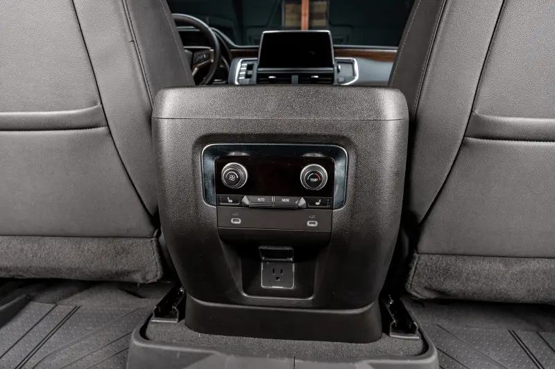 2023 Chevrolet Suburban photo 10