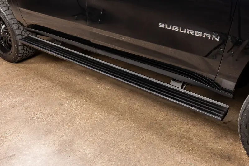 2023 Chevrolet Suburban photo 2