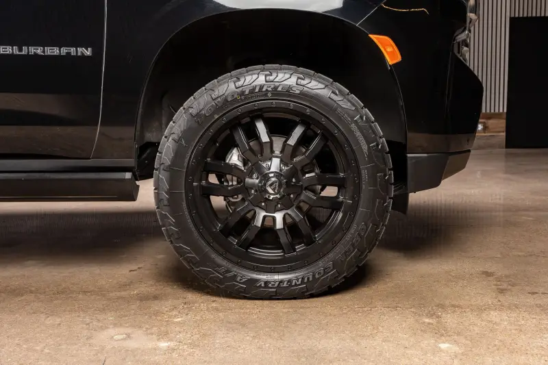 2023 Chevrolet Suburban photo 6