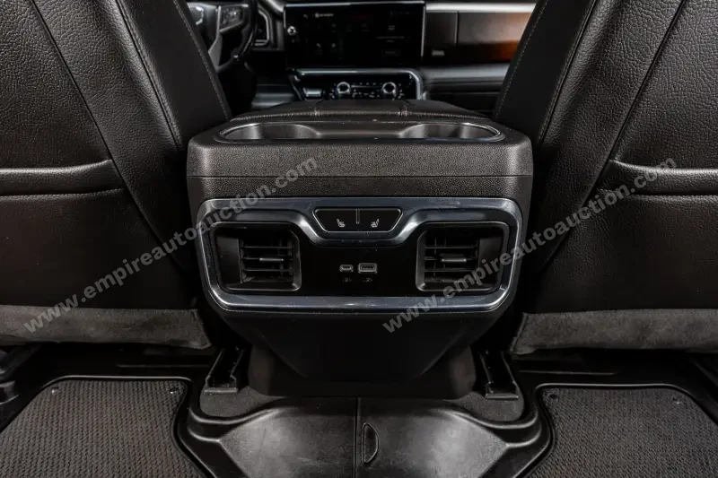 2023 GMC Sierra 1500 Crew Cab Denali photo 9