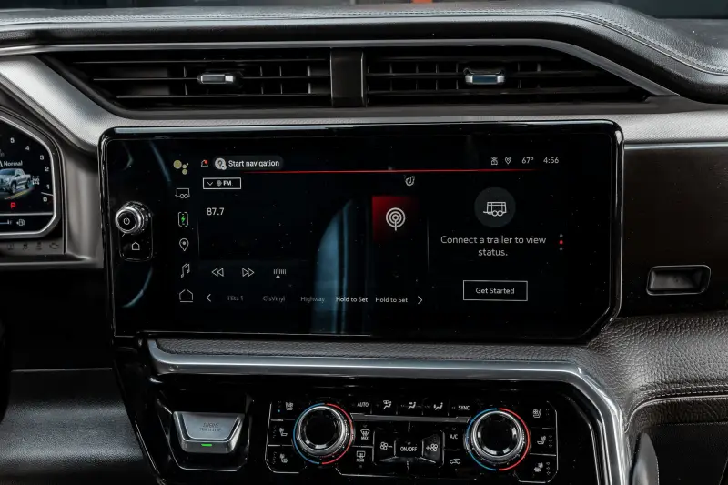 2023 GMC Sierra 1500 Crew Cab Denali photo 13