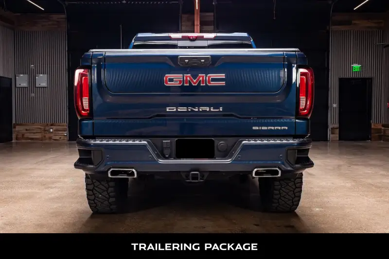 2023 GMC Sierra 1500 Crew Cab Denali photo 2