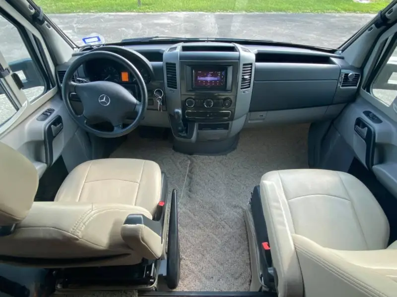 2015 Winnebago View 24G photo 23