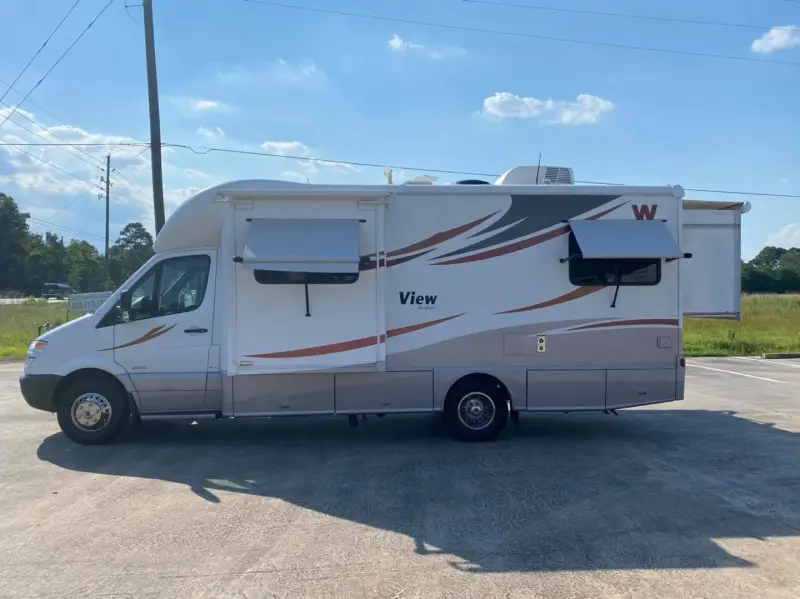 2015 Winnebago View 24G photo 2