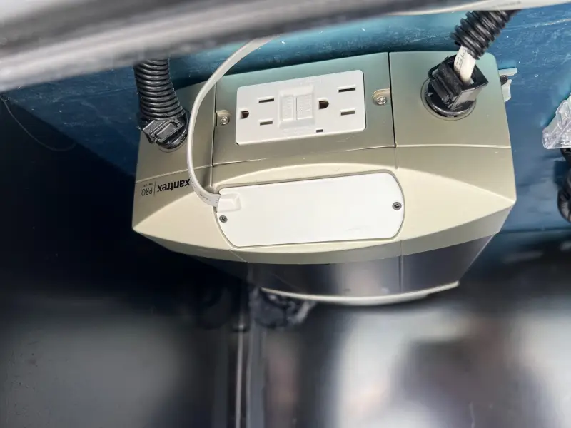 2018 Winnebago Navion 24J photo 11