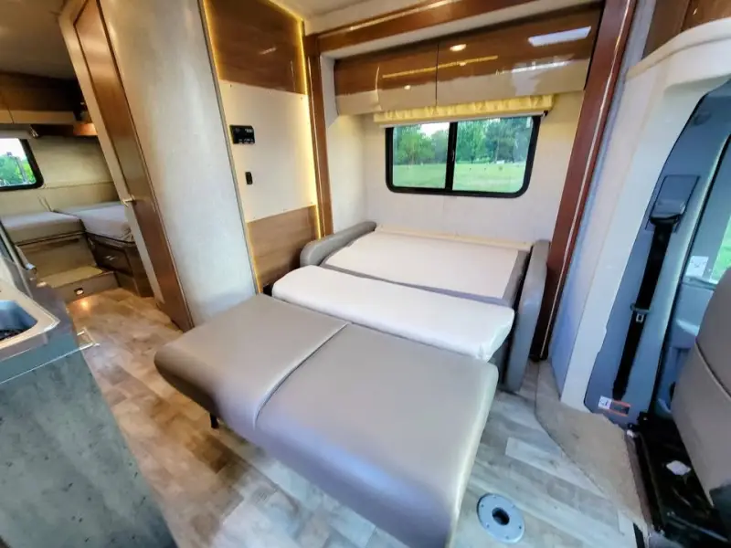 2014 Winnebago View 24V photo 7
