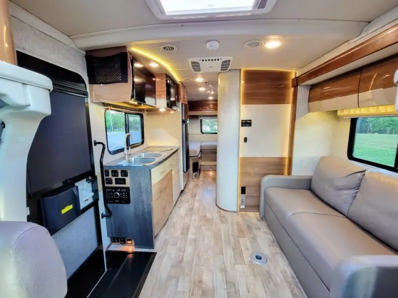 2014 Winnebago View 24V photo 8