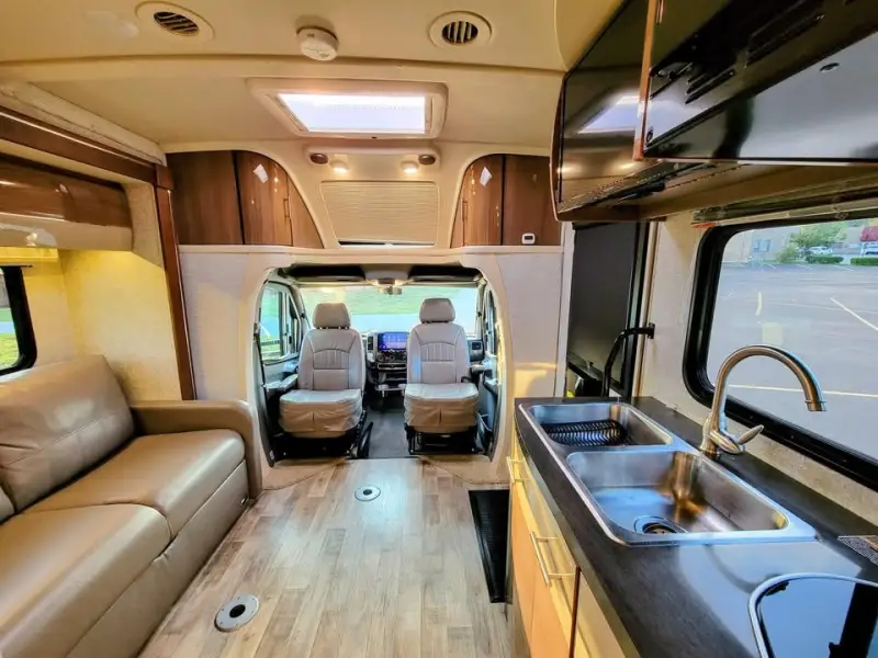 2014 Winnebago View 24V photo 4