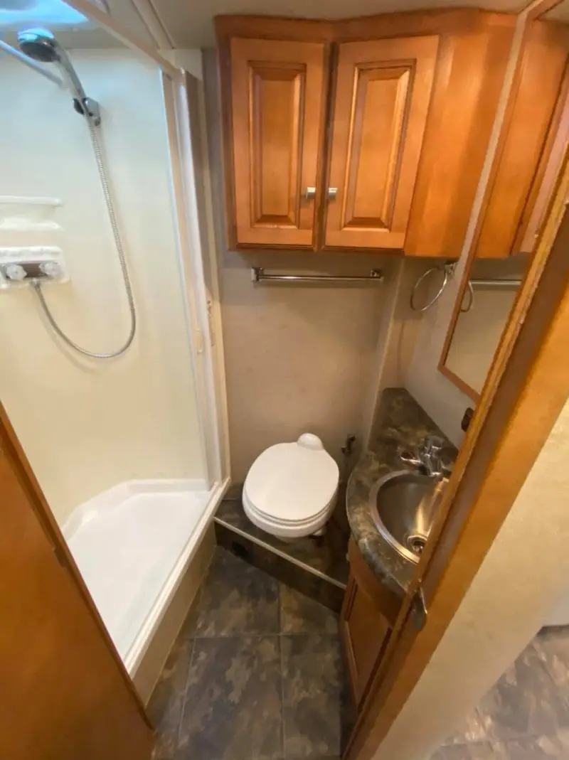 2013 Itasca Cambria 27K photo 24