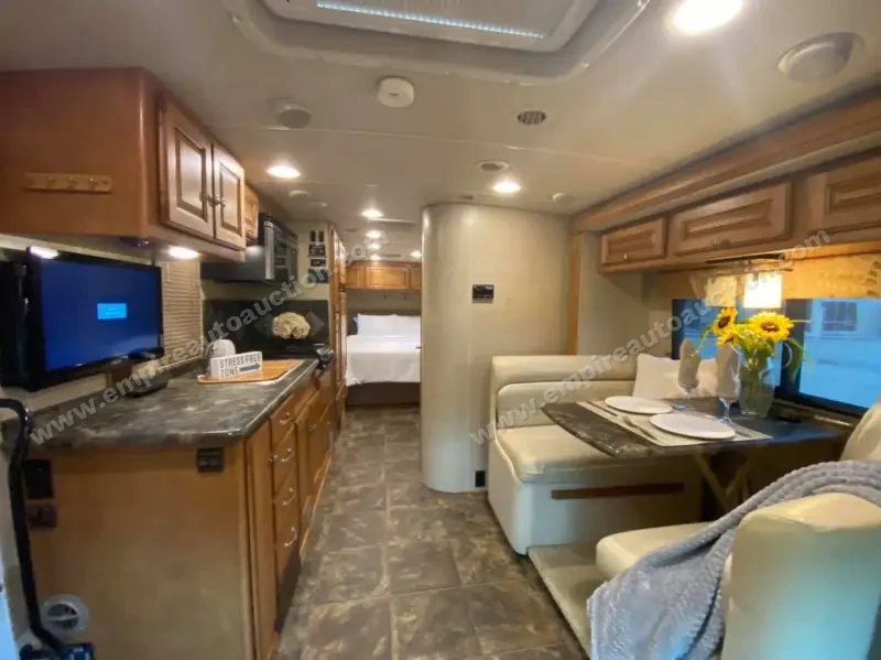 2013 Itasca Cambria 27K photo 28
