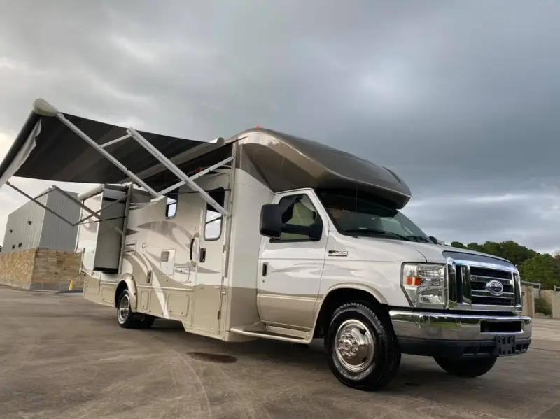 2013 Itasca Cambria 27K photo 13