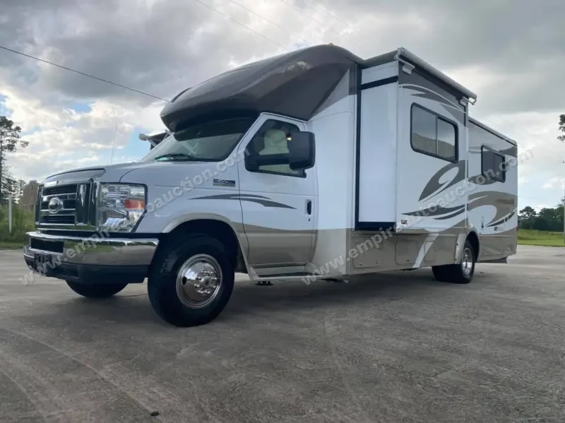 2013 Itasca Cambria 27K photo 14