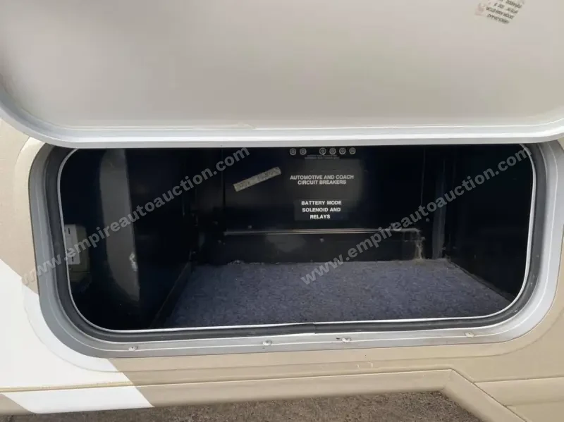 2013 Itasca Cambria 27K photo 8