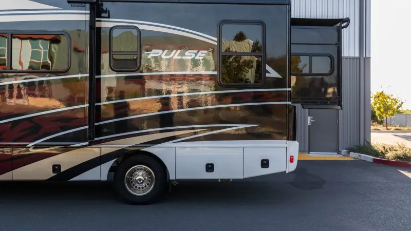 2018Fleetwood Pulse 24A Conversion photo 18