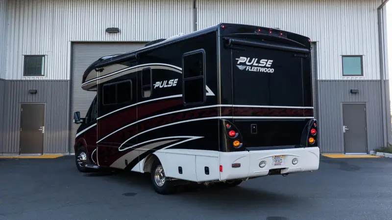2018Fleetwood Pulse 24A Conversion photo 4