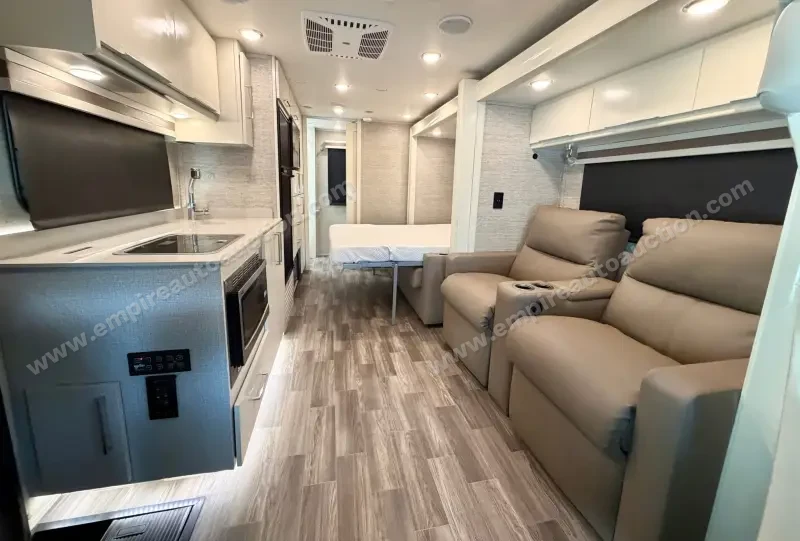 2020 Tiffin Motorhomes Wayfarer 25 RW photo 101