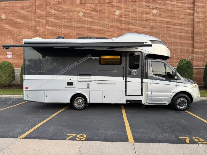2020 Tiffin Motorhomes Wayfarer 25 RW photo 14