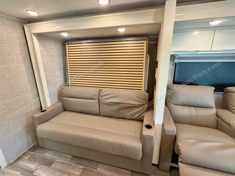 2020 Tiffin Motorhomes Wayfarer 25 RW photo 135