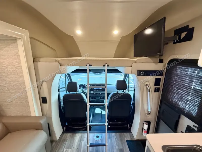 2020 Tiffin Motorhomes Wayfarer 25 RW photo 129
