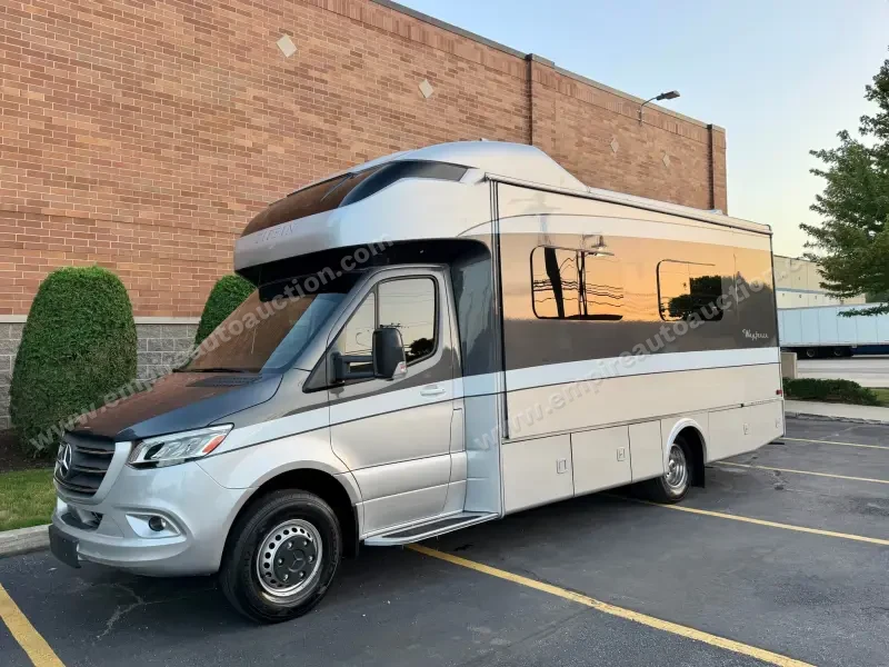 2020 Tiffin Motorhomes Wayfarer 25 RW photo 1