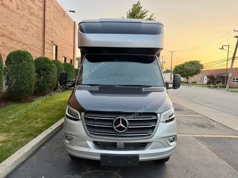 2020 Tiffin Motorhomes Wayfarer 25 RW photo 7