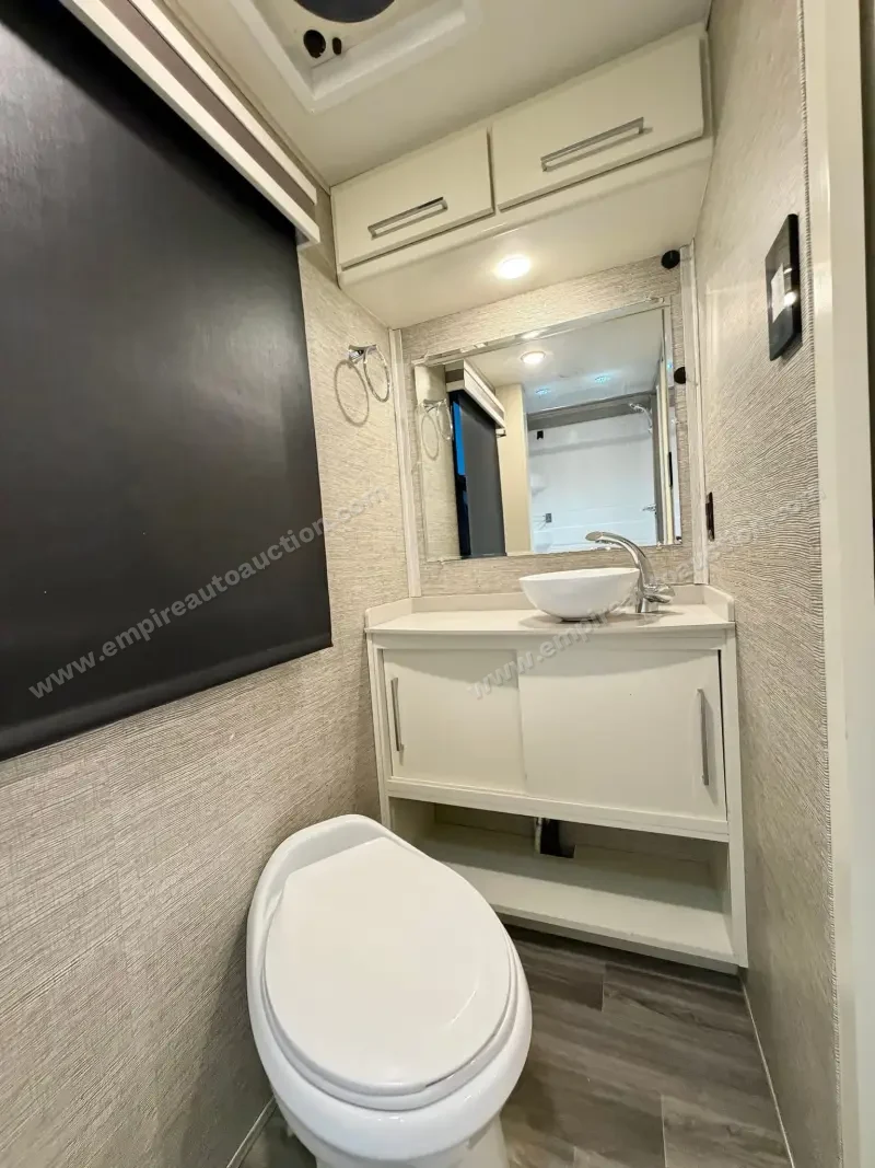 2020 Tiffin Motorhomes Wayfarer 25 RW photo 151