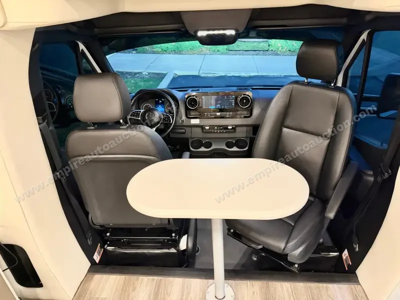 2020 Tiffin Motorhomes Wayfarer 25 RW photo 82