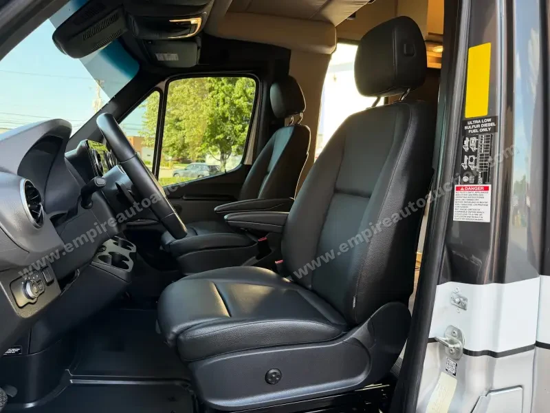 2020 Tiffin Motorhomes Wayfarer 25 RW photo 52