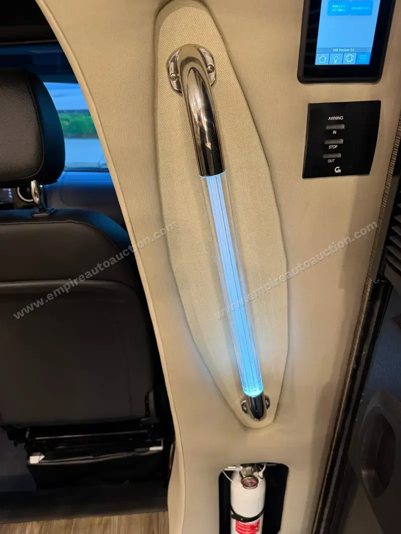 2020 Tiffin Motorhomes Wayfarer 25 RW photo 94