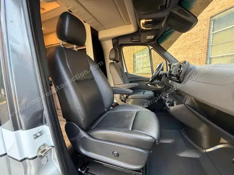 2020 Tiffin Motorhomes Wayfarer 25 RW photo 57