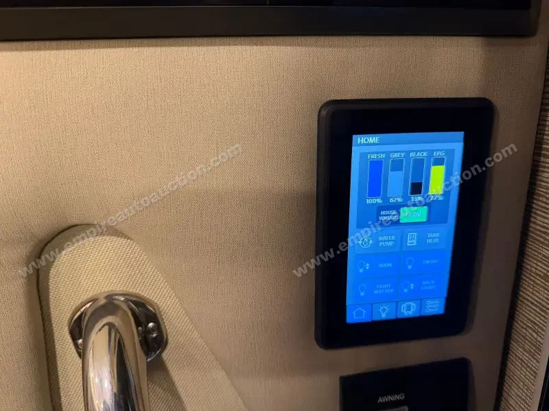 2020 Tiffin Motorhomes Wayfarer 25 RW photo 92