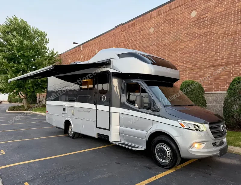 2020 Tiffin Motorhomes Wayfarer 25 RW photo 10