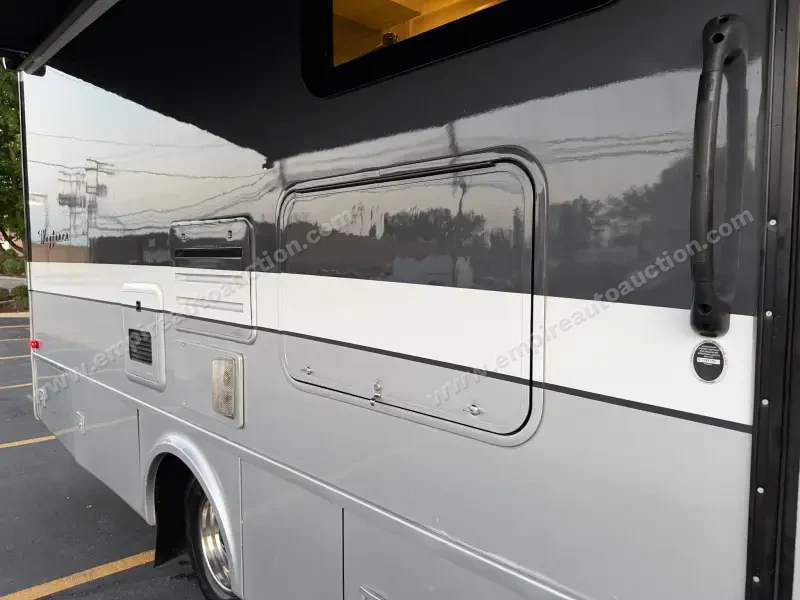 2020 Tiffin Motorhomes Wayfarer 25 RW photo 28