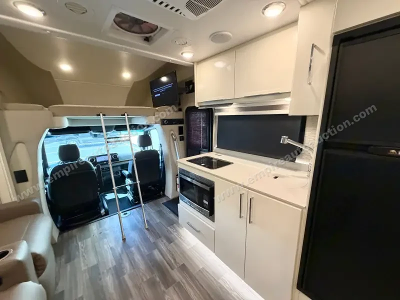 2020 Tiffin Motorhomes Wayfarer 25 RW photo 127