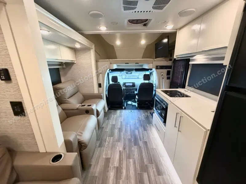 2020 Tiffin Motorhomes Wayfarer 25 RW photo 142
