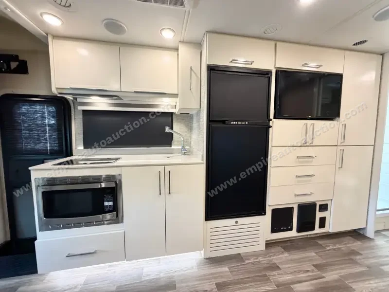 2020 Tiffin Motorhomes Wayfarer 25 RW photo 108