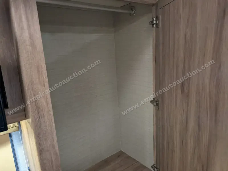 2019 Jayco Embark 37MB photo 186