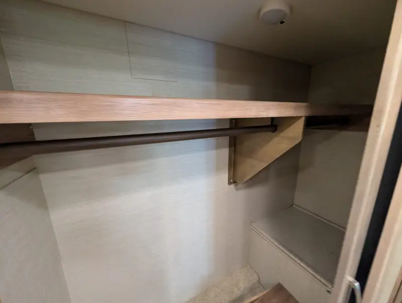 2019 Jayco Embark 37MB photo 230