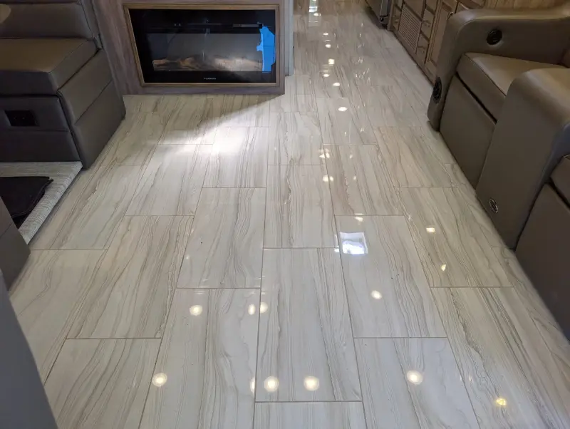 2019 Jayco Embark 37MB photo 190