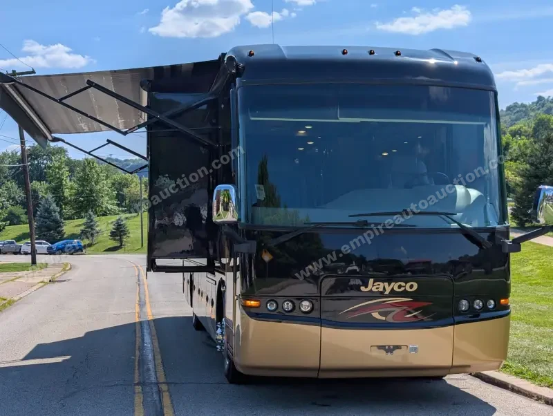 2019 Jayco Embark 37MB photo 5