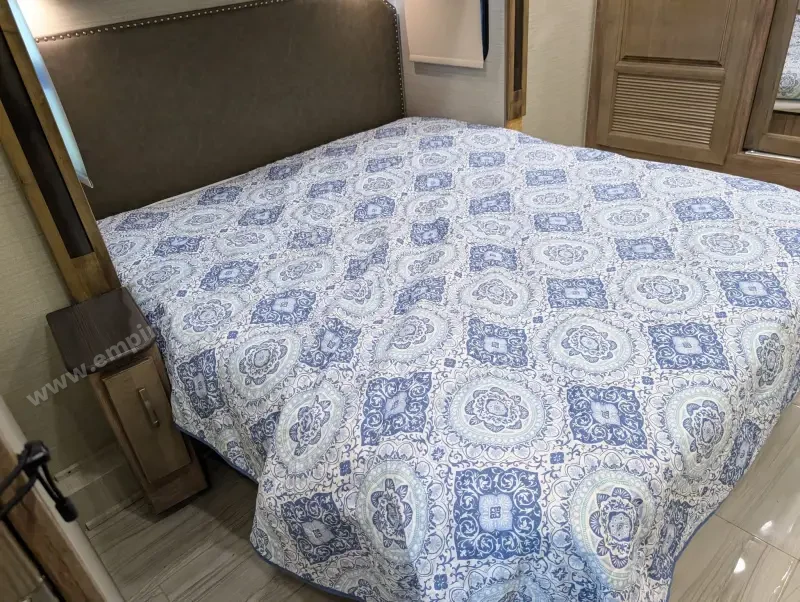 2019 Jayco Embark 37MB photo 194