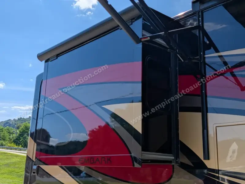 2019 Jayco Embark 37MB photo 42